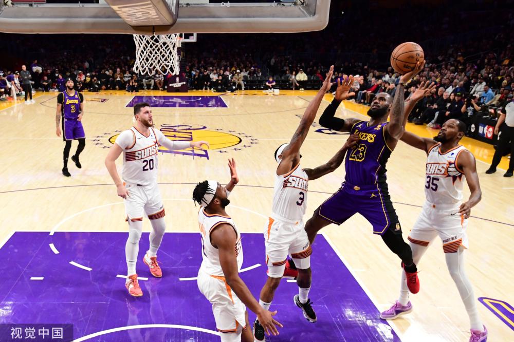 一个充满正 一个充满正