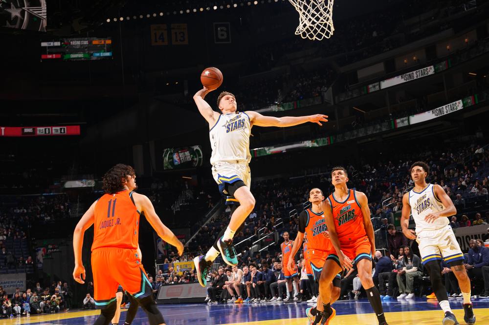 凭借其敏锐 凭借其敏锐