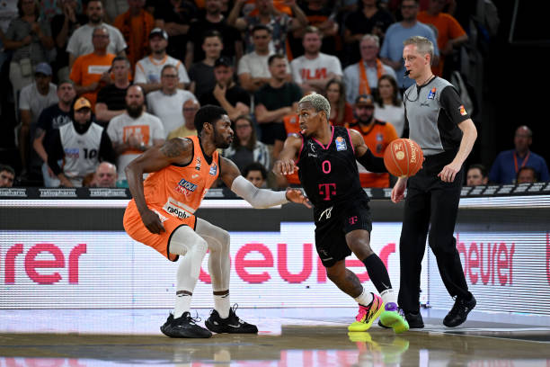 斯的动作 斯的动作